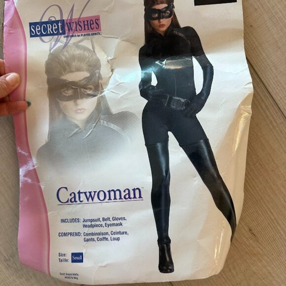 Catwoman Costume - Size Small (Photo of it on included) - Picture 1 of 9